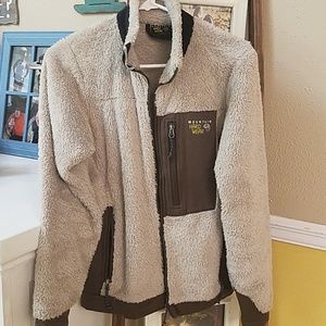 Mountain hardware fuzzy warm jacket.